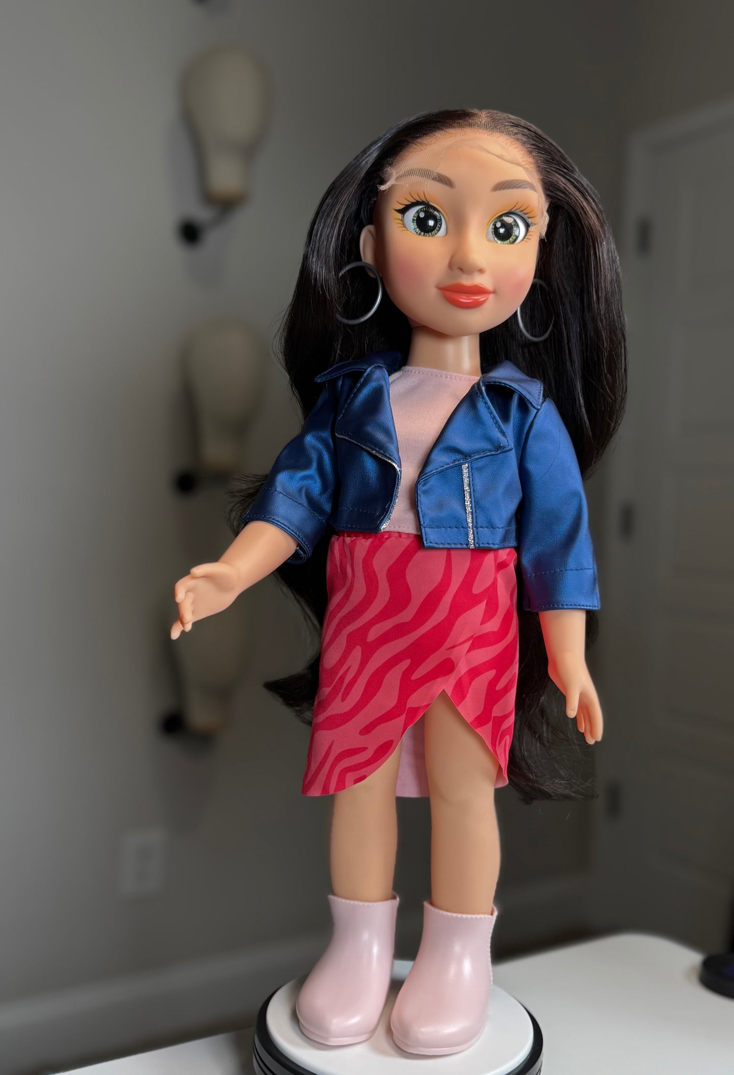 Mini Manes🎀-Big Style for Little Dolls (18 INCH DOLL WIGS).
