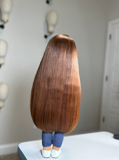 Mini Mane Easy Bang Long human hair doll wig
Doll wearing Mini Mane Easy Bang Long with bang styling
Mini Mane Easy Bang Long lace-free crown
